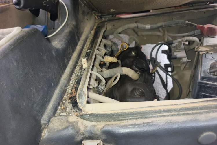 Used Wuling Zhiguang 2013 1.0L Practical Version Engine Bay Right