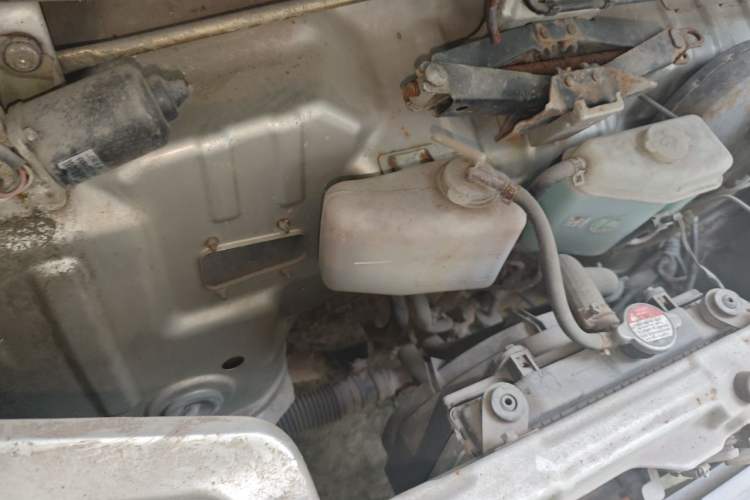 Used Wuling Zhiguang 2013 1.0L Practical Version Engine Bay Right