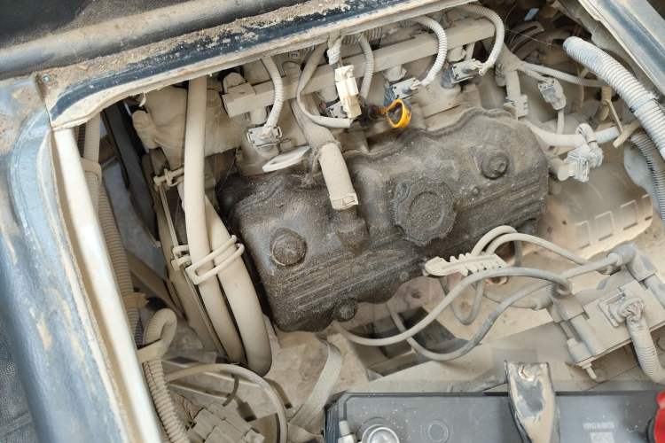 Used Wuling Zhiguang 2013 1.0L Practical Version Engine Bay Right