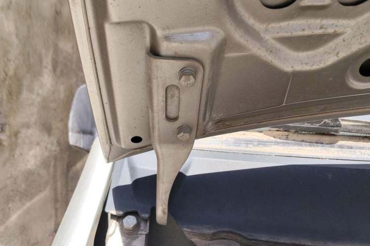 Used Wuling Zhiguang 2013 1.0L Practical Version Engine Bay Right