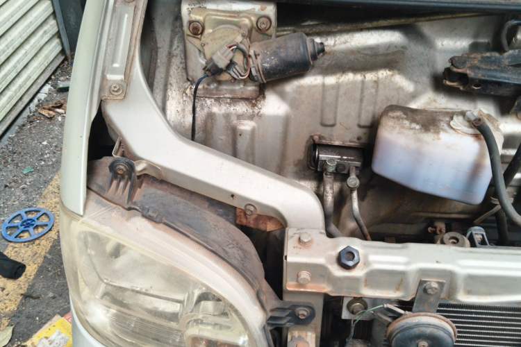 Used Wuling Zhiguang 2013 1.0L Practical Version Engine Bay Right