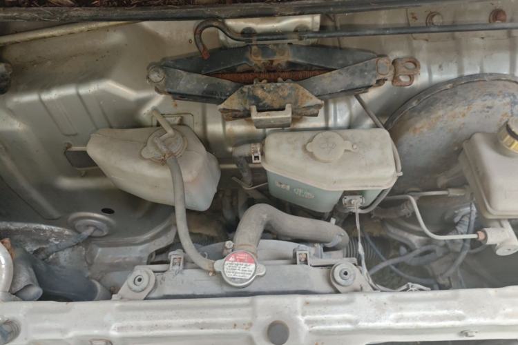 Used Wuling Zhiguang 2013 1.0L Practical Version Engine Bay