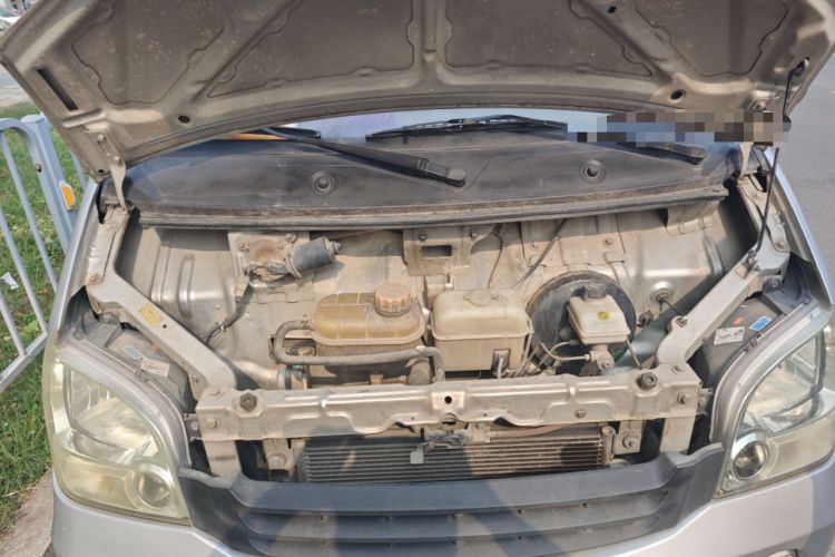 Used Wuling Zhiguang 2013 1.0L Practical Version Engine Bay
