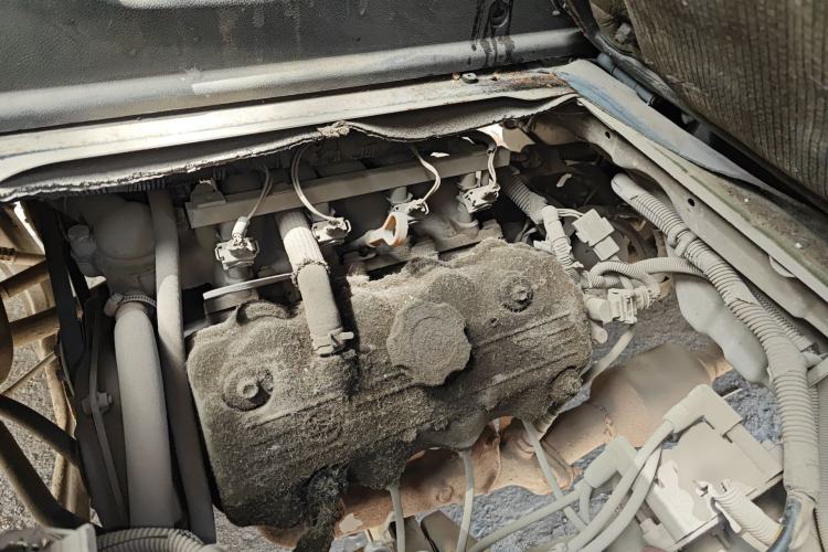 Used Wuling Zhiguang 2013 1.0L Practical Version Engine Bay