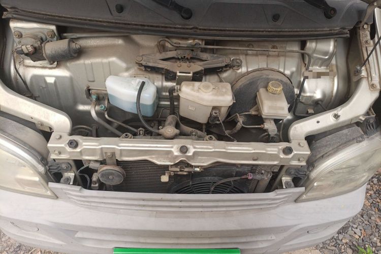 Used Wuling Zhiguang 2013 1.0L Practical Version Engine Bay