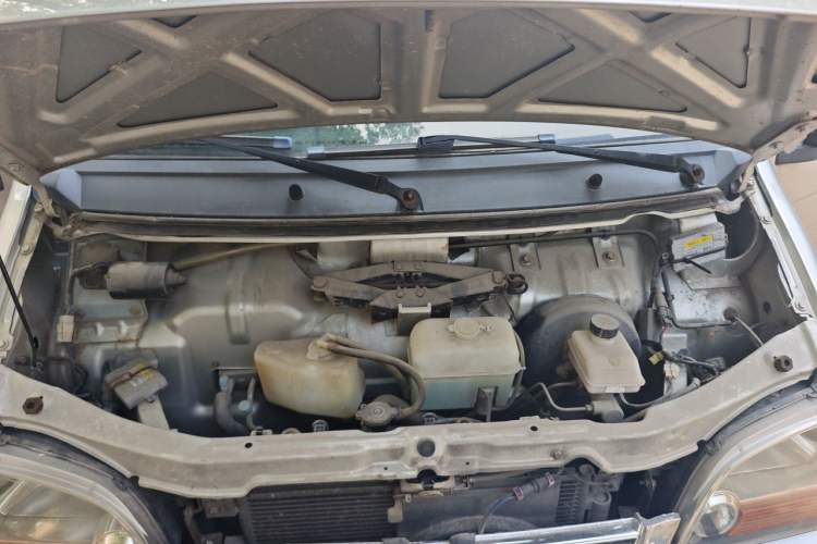 Used Wuling Zhiguang 2013 1.0L Practical Version Engine Bay