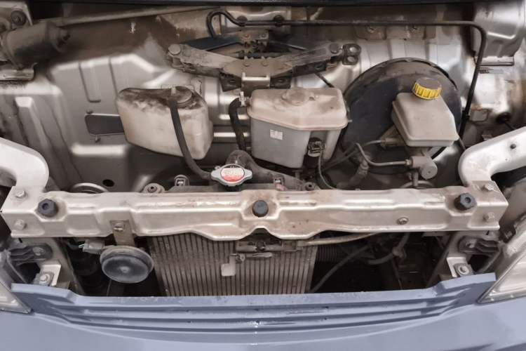 Used Wuling Zhiguang 2013 1.0L Base Version Engine Bay