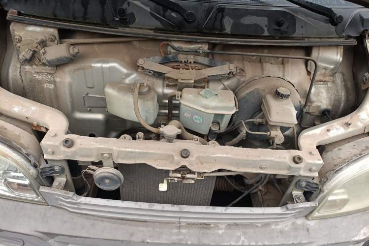 Used Wuling Zhiguang 2013 1.0L Practical Version Engine Bay