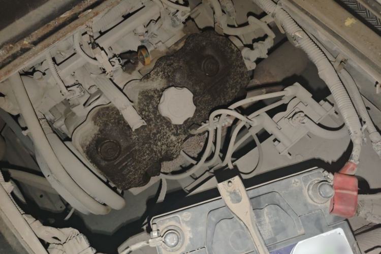 Used Wuling Zhiguang 2013 1.0L Practical Version Engine Bay