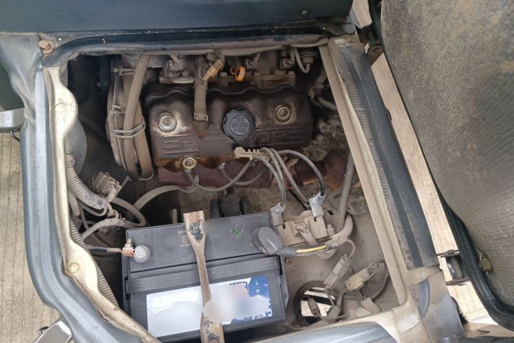 Used Wuling Zhiguang 2013 1.0L Practical Version Engine Bay