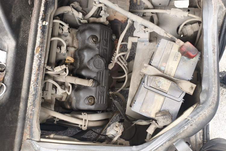 Used Wuling Zhiguang 2013 1.0L Base Version Engine Bay