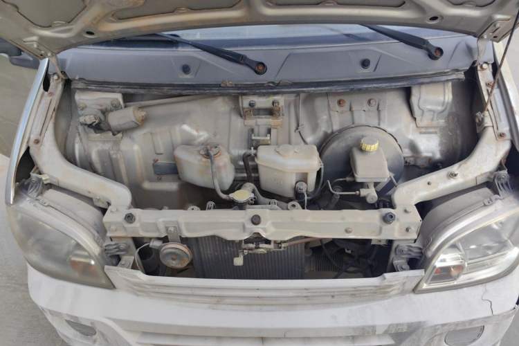 Used Wuling Zhiguang 2013 1.0L Practical Version Engine Bay