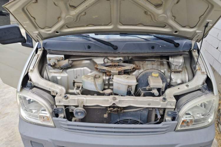 Used Wuling Zhiguang 2013 1.0L Practical Version Engine Bay