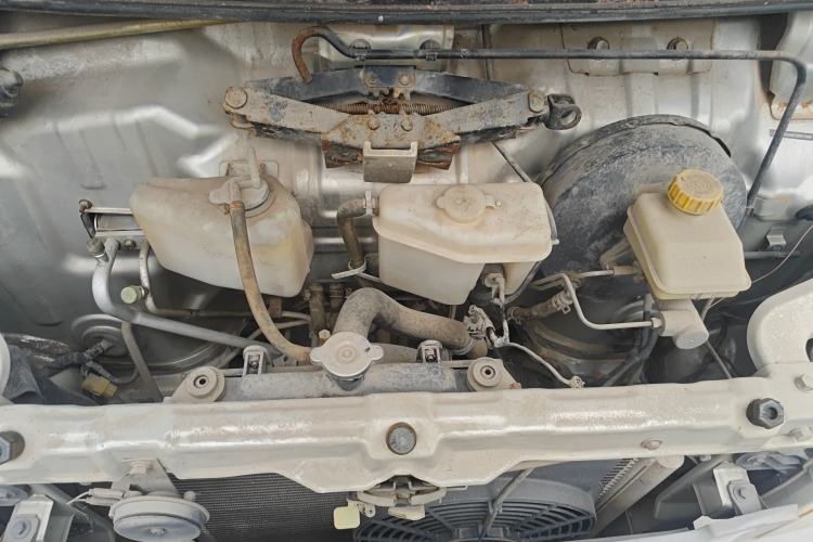 Used Wuling Zhiguang 2013 1.0L Practical Version Engine Bay