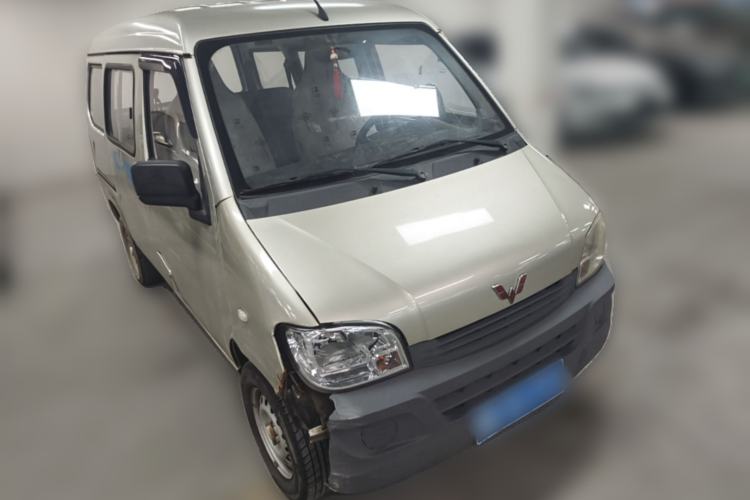 Used Wuling Zhiguang 2013 1.0L Practical Version Front Right 45 Deg