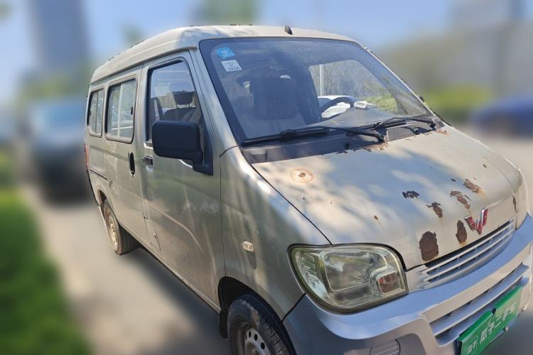Used Wuling Zhiguang 2013 1.0L Practical Version Front Right 45 Deg