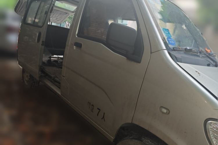 Used Wuling Zhiguang 2013 1.0L Practical Version Front Right 45 Deg