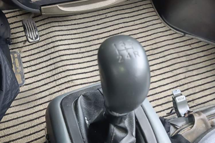 Used Wuling Zhiguang 2013 1.0L Practical Version Gear Lever