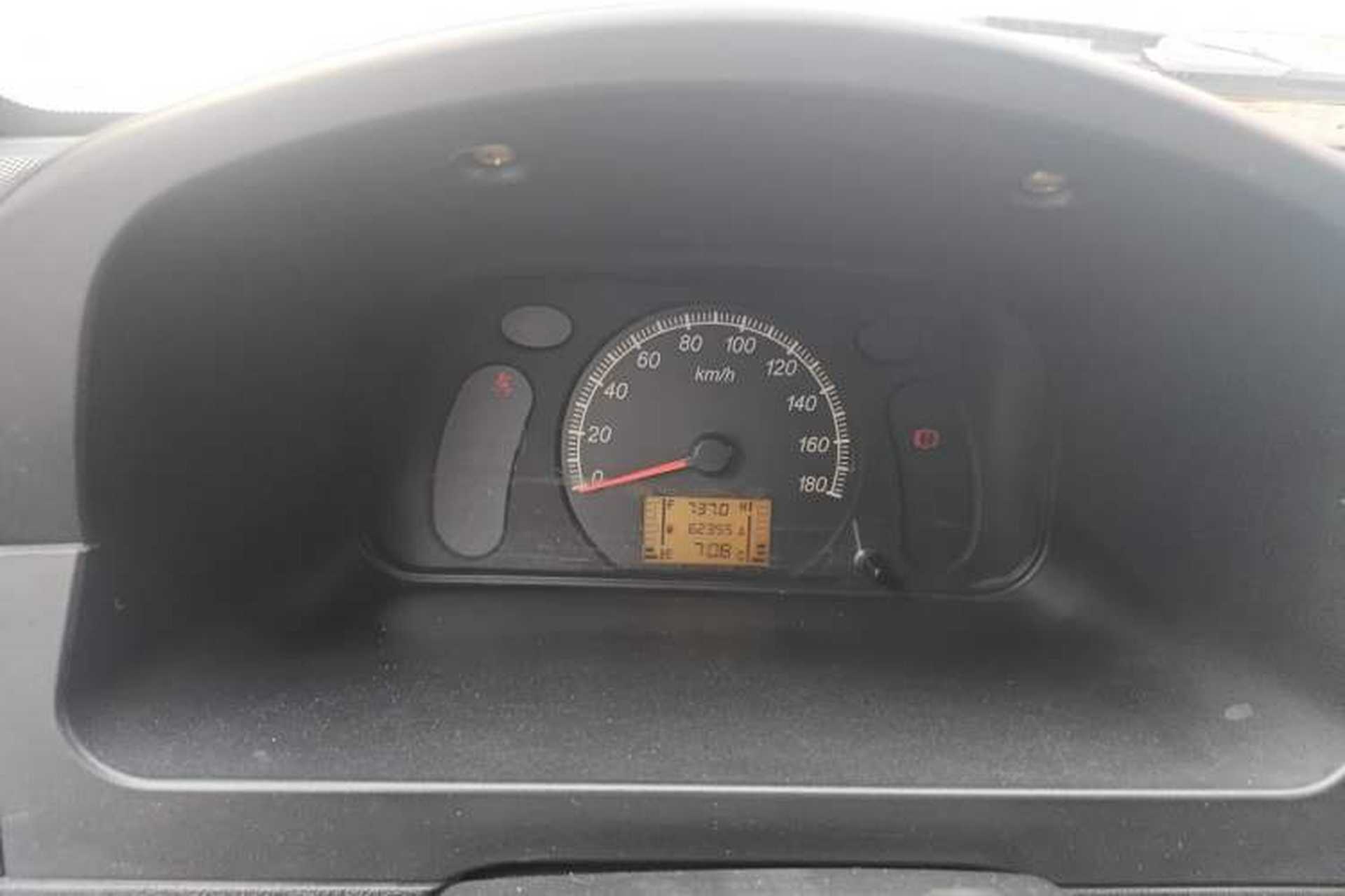 Used Wuling Zhiguang 2013 1.0L Practical Version Instrument Cluster