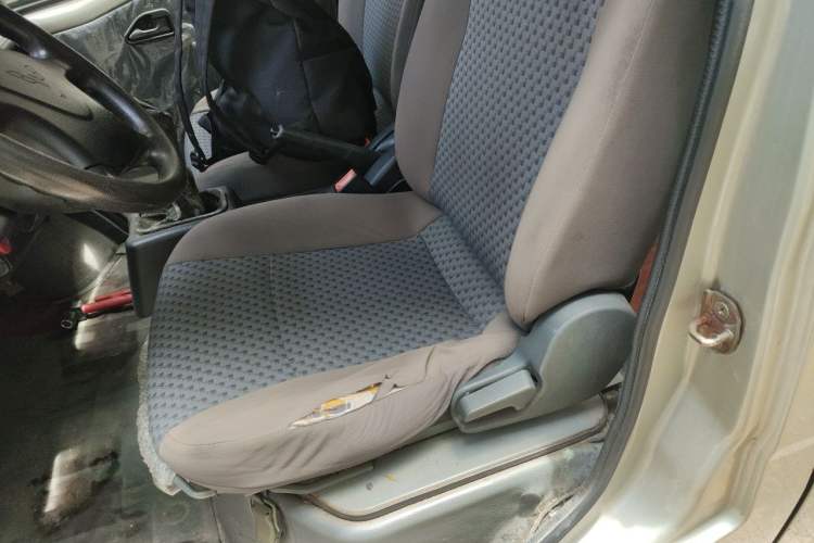 Used Wuling Zhiguang 2013 1.0L Practical Version Left Front Seat