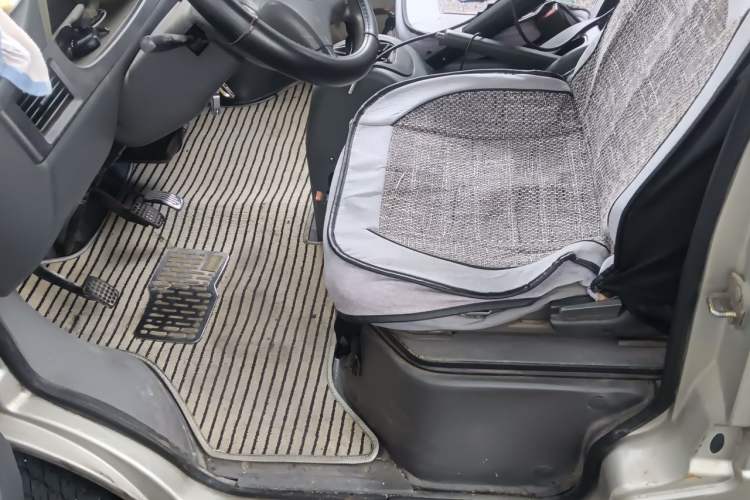 Used Wuling Zhiguang 2013 1.0L Practical Version Left Front Seat