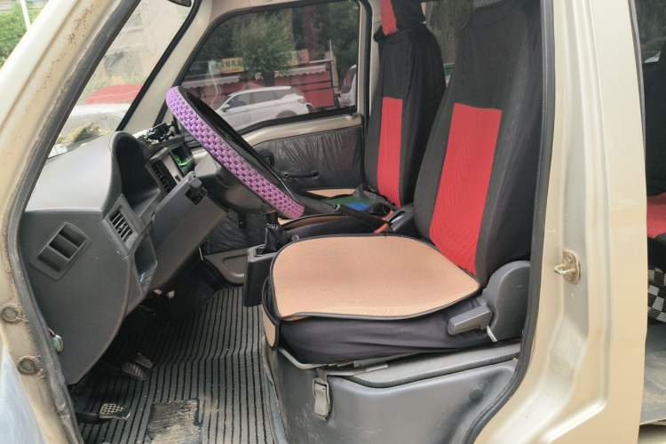 Used Wuling Zhiguang 2013 1.0L Practical Version Left Front Seat