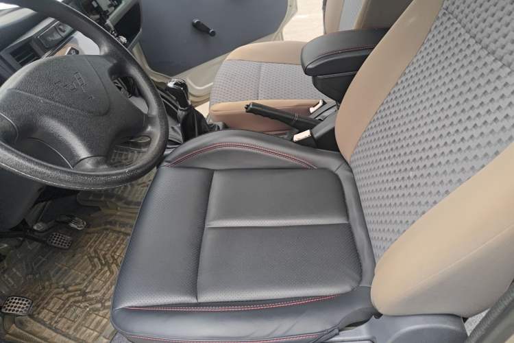 Used Wuling Zhiguang 2013 1.0L Practical Version Left Front Seat