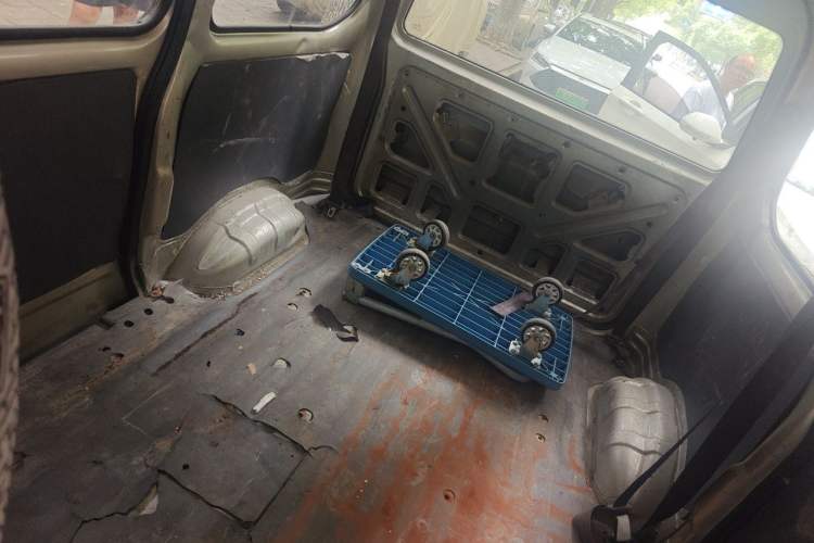 Used Wuling Zhiguang 2013 1.0L Practical Version Left Rear Seat