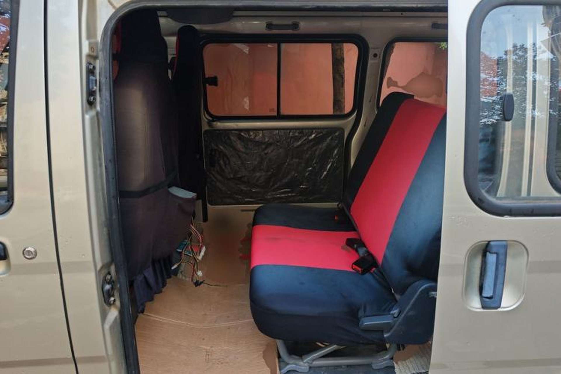 Used Wuling Zhiguang 2013 1.0L Practical Version Left Rear Seat