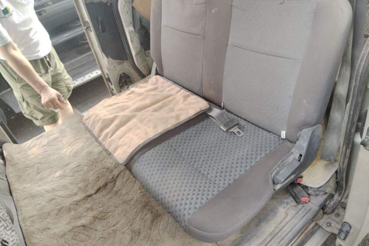 Used Wuling Zhiguang 2013 1.0L Practical Version Left Rear Seat