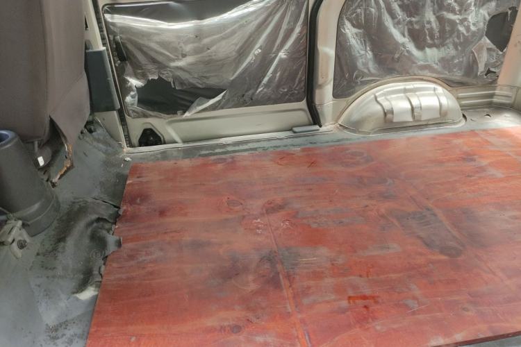 Used Wuling Zhiguang 2013 1.0L Practical Version Left Rear Seat