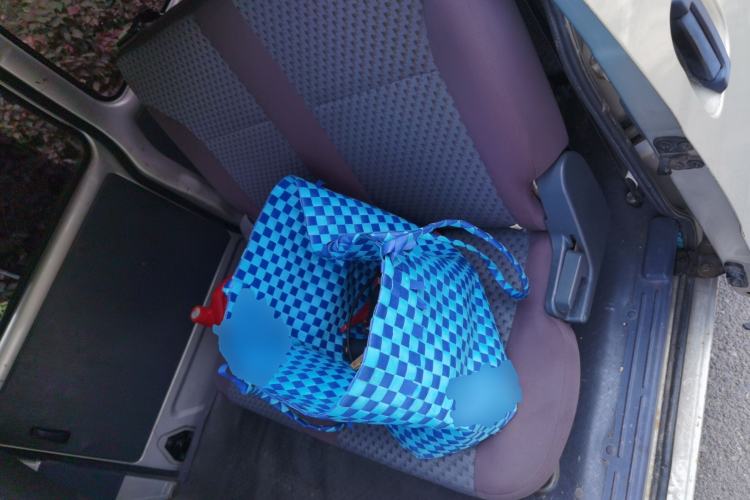 Used Wuling Zhiguang 2013 1.0L Practical Version Left Rear Seat