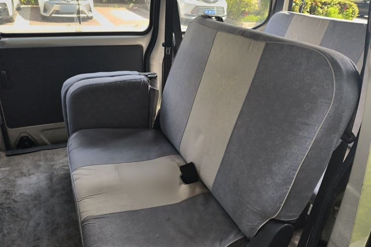 Used Wuling Zhiguang 2013 1.0L Practical Version Left Rear Seat