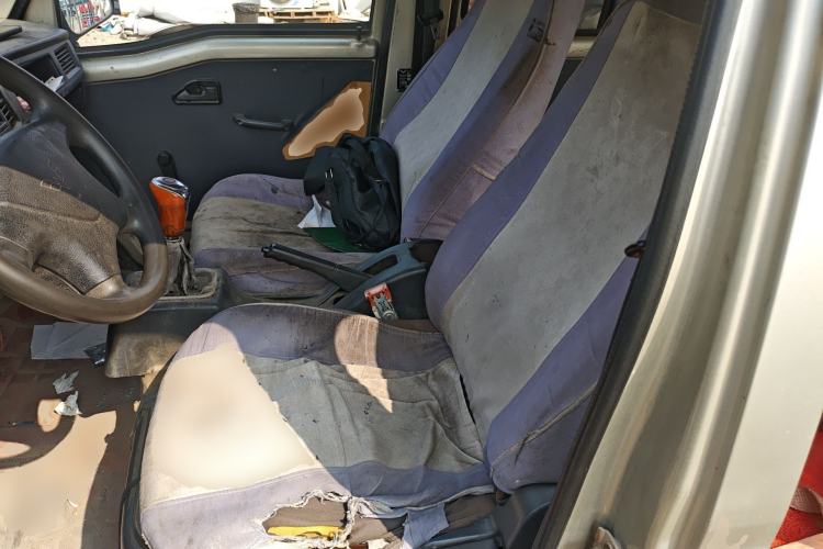 Used Wuling Zhiguang 2013 1.0L Practical Version Left Rear Seat
