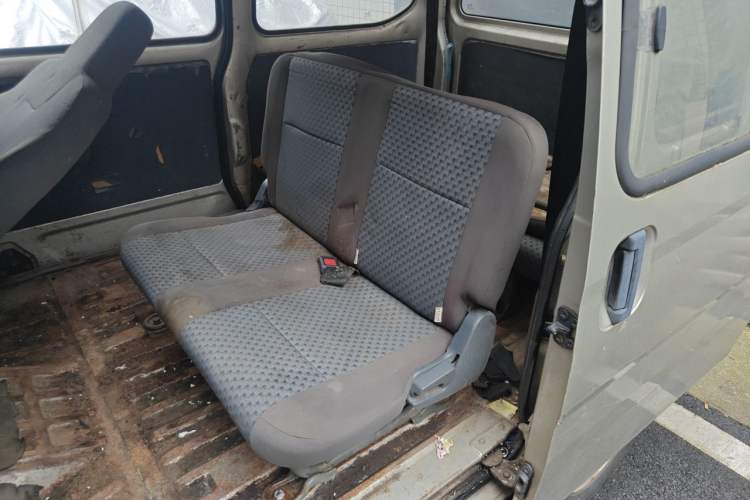 Used Wuling Zhiguang 2013 1.0L Practical Version Left Rear Seat