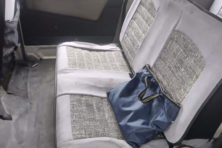 Used Wuling Zhiguang 2013 1.0L Practical Version Left Rear Seat
