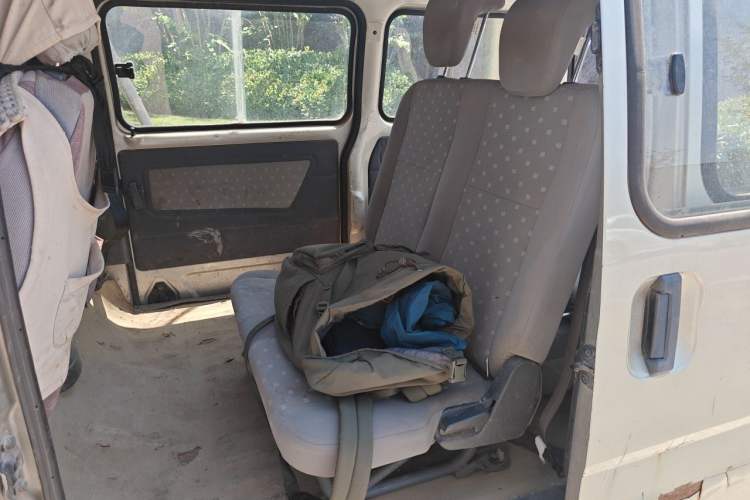 Used Wuling Zhiguang 2013 1.0L Practical Version Left Rear Seat