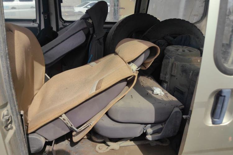 Used Wuling Zhiguang 2013 1.0L Practical Version Left Rear Seat