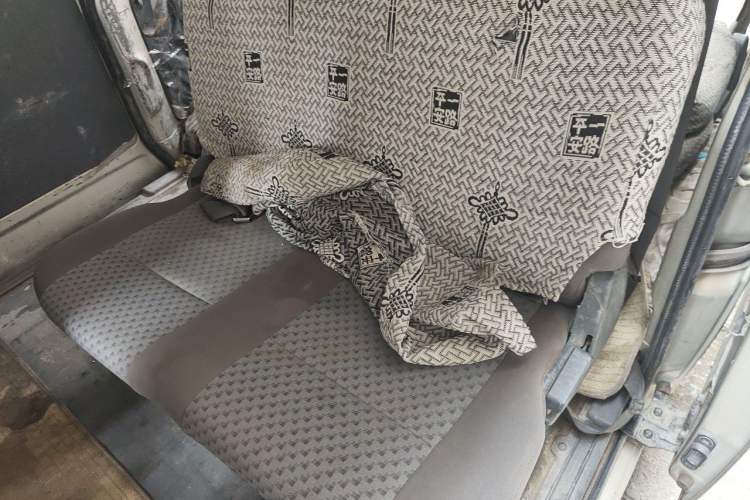Used Wuling Zhiguang 2013 1.0L Practical Version Left Rear Seat
