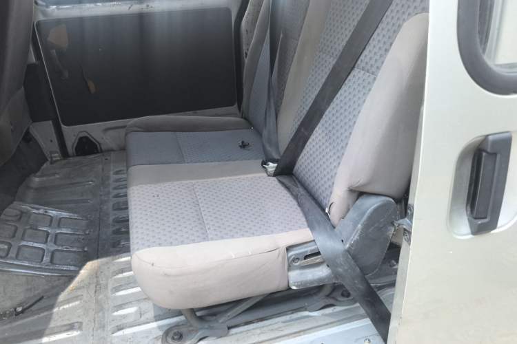 Used Wuling Zhiguang 2013 1.0L Practical Version Left Rear Seat