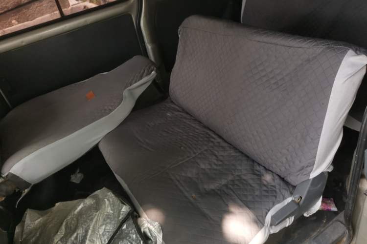Used Wuling Zhiguang 2013 1.0L Practical Version Left Rear Seat