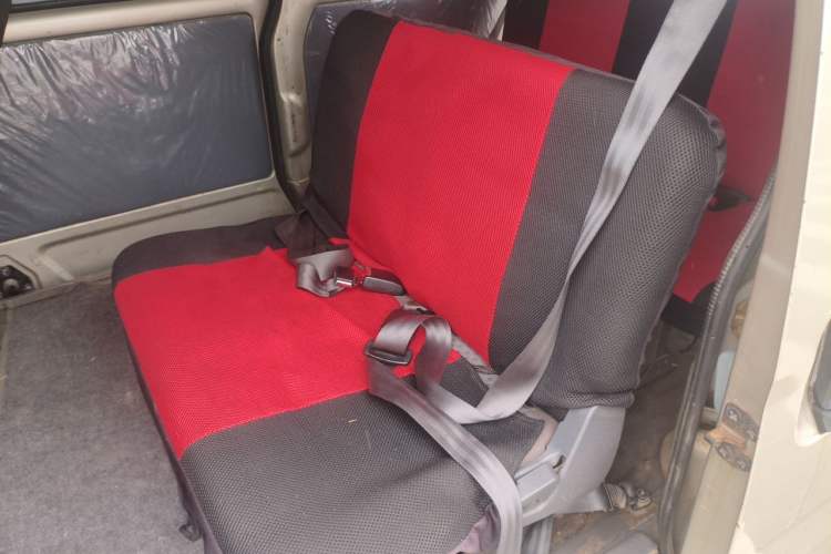 Used Wuling Zhiguang 2013 1.0L Practical Version Left Rear Seat
