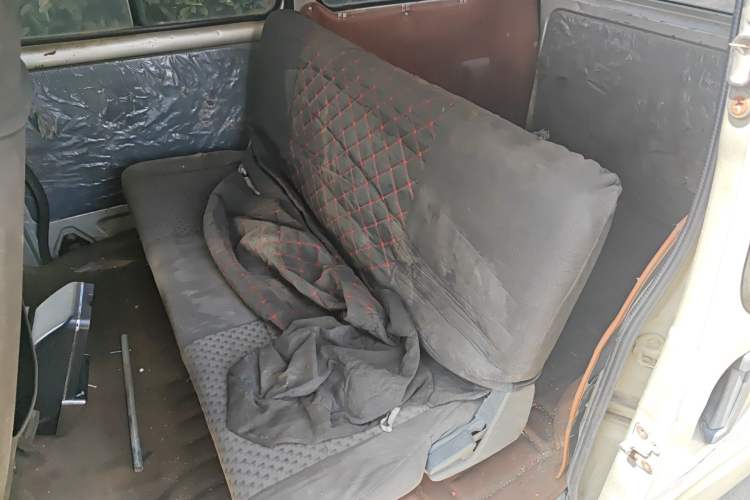 Used Wuling Zhiguang 2013 1.0L Practical Version Left Rear Seat
