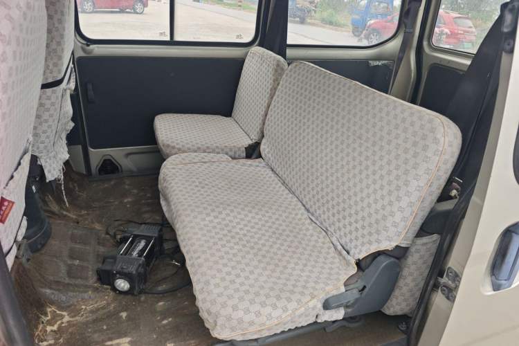 Used Wuling Zhiguang 2013 1.0L Practical Version Left Rear Seat