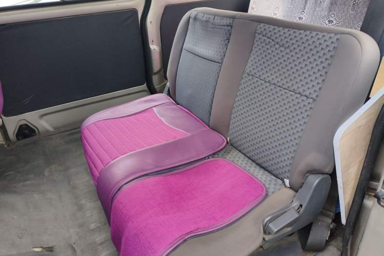Used Wuling Zhiguang 2013 1.0L Practical Version Left Rear Seat