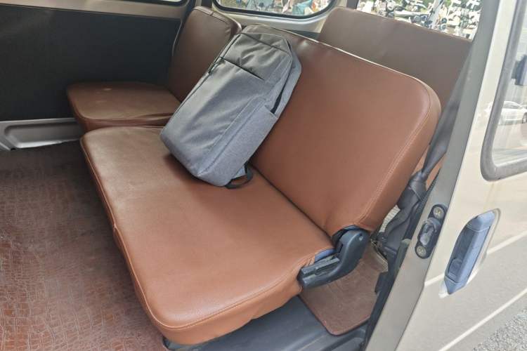 Used Wuling Zhiguang 2013 1.0L Practical Version Left Rear Seat