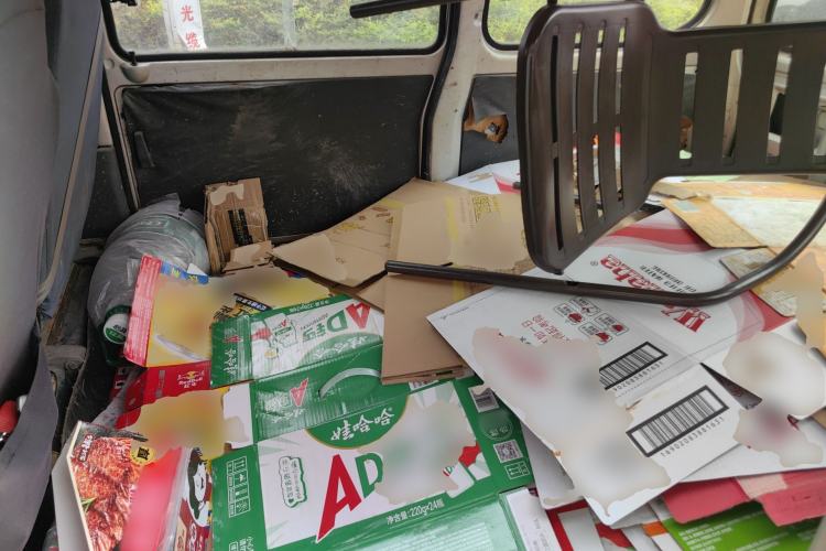 Used Wuling Zhiguang 2013 1.0L Practical Version Left Rear Seat