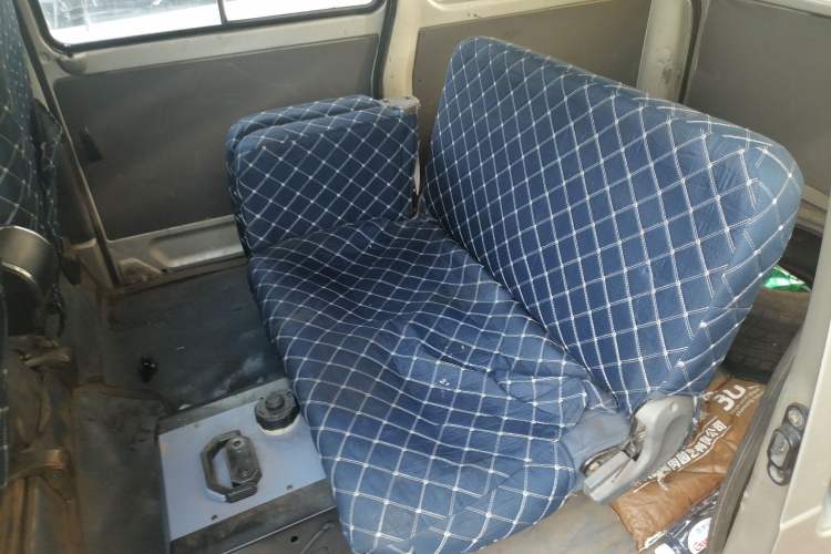 Used Wuling Zhiguang 2013 1.0L Practical Version Left Rear Seat
