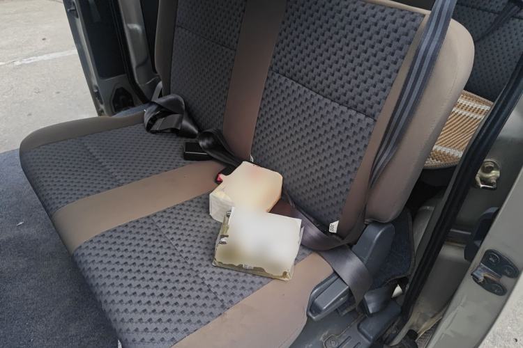 Used Wuling Zhiguang 2013 1.0L Practical Version Left Rear Seat