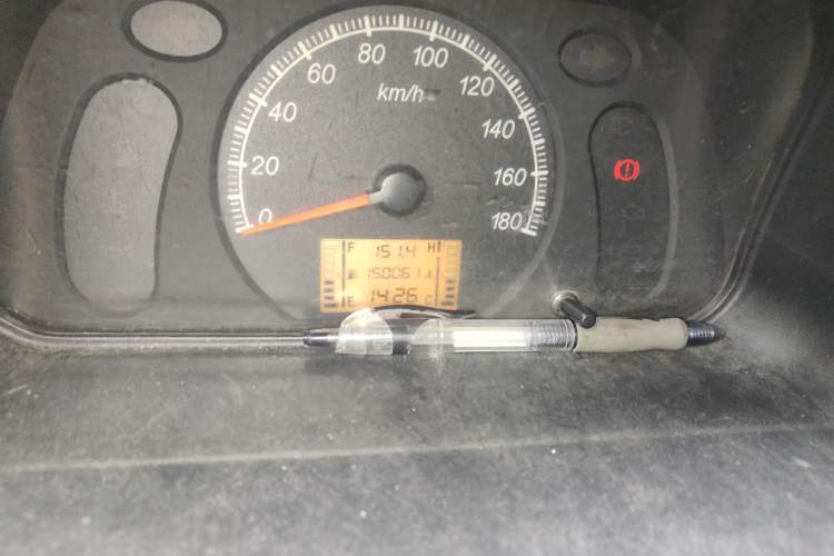 Used Wuling Zhiguang 2013 1.0L Practical Version Odometer Close Up